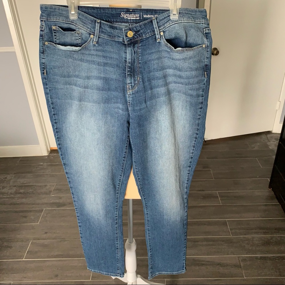 SIGNATURE BY LEVIS STRAUSS & CO MODERN SLIM JEANS SIZE 18M